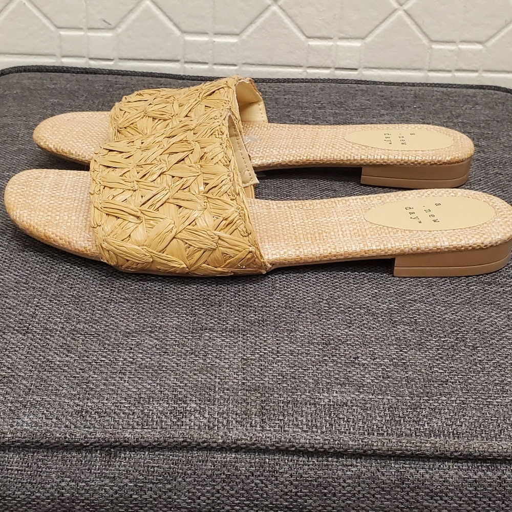A New Day Women's Woven Tan Sandals Size 7.5 Never Worn - Picture 2 of 7